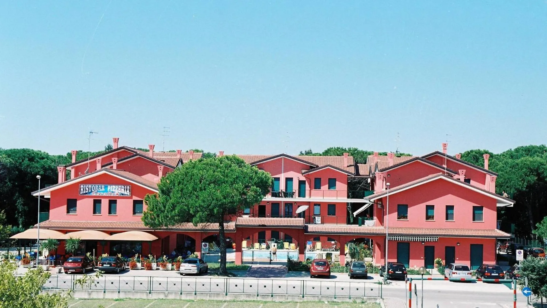 Green Oasis Close To The Center Rosolina Mare